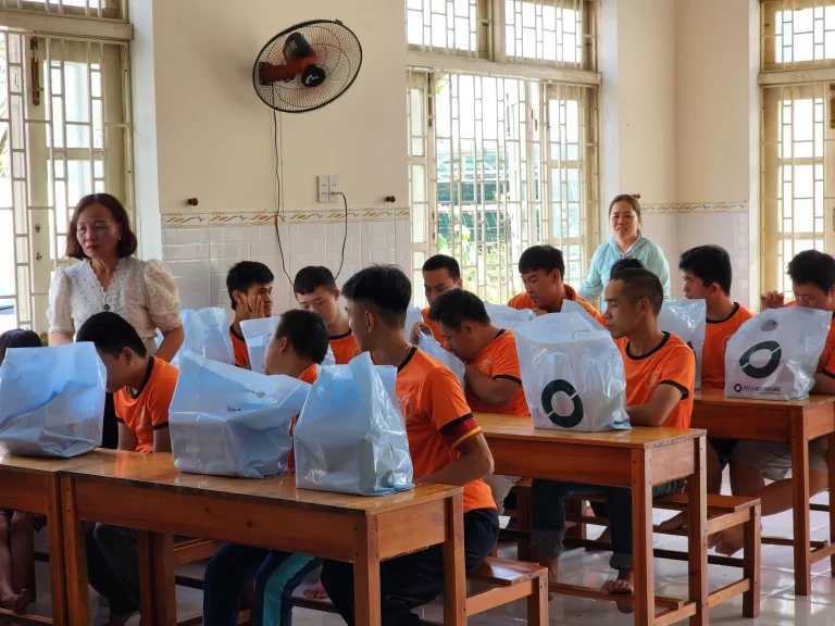 qua-nam-moi-cho-nan-nhan-chat-doc-da-cam-dioxin-tam-ky-viet-nam-1