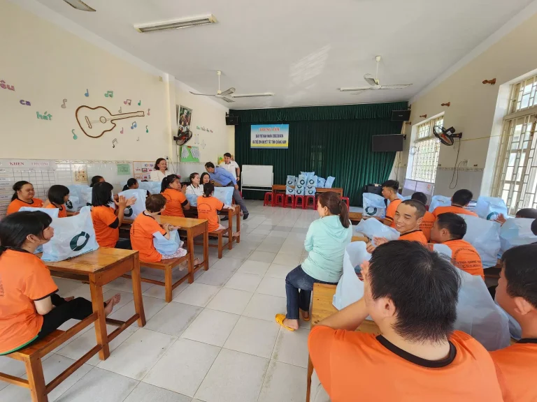 qua-nam-moi-cho-nan-nhan-chat-doc-da-cam-dioxin-tam-ky-viet-nam-3